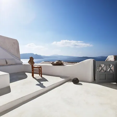 White * Oia (Santorini)